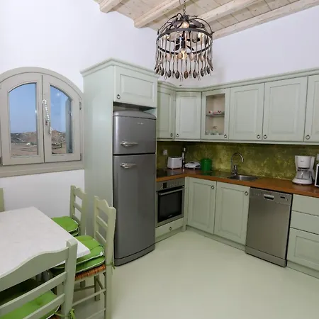 Sophisticated Mykonos Amorino Terrace With Private Hot Tub Outdoor Dining Area Apartamento Kalafatis